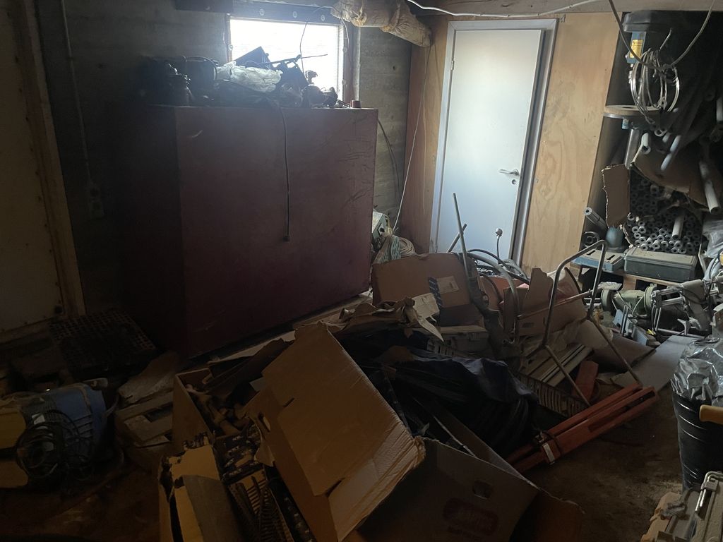 B-1325, 3920 Qaqortoq