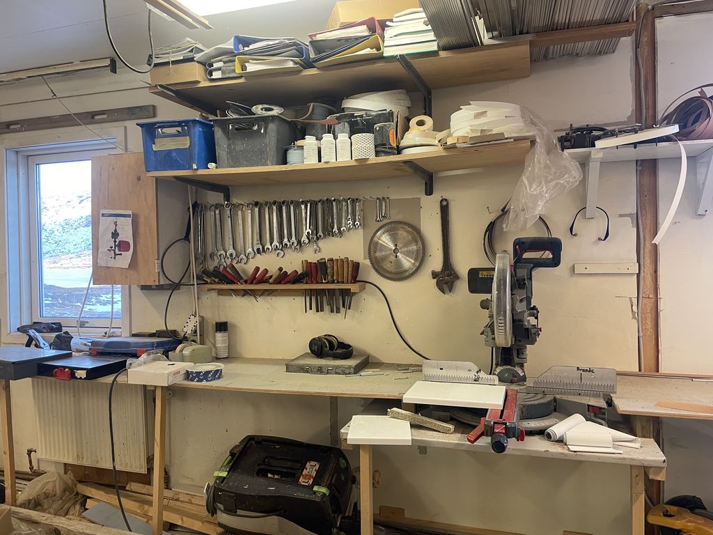 B-1325, 3920 Qaqortoq