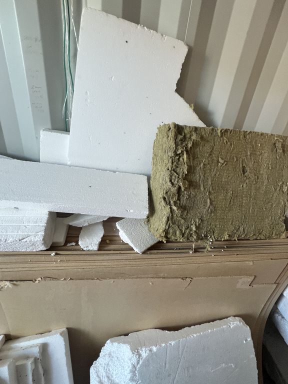 Blå 20 fods Container M/indhold ( nr 7)