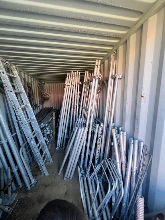 Blå 20 fods Container  M/ stillads ( nr. 8 )