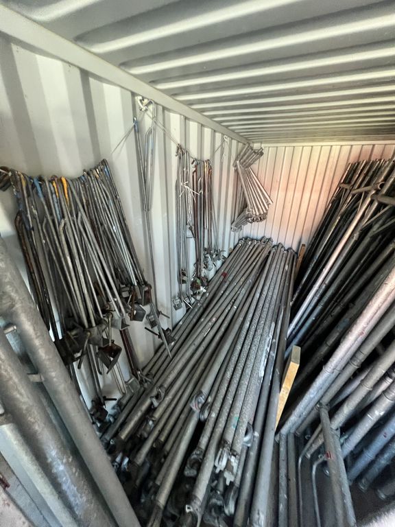 Blå 20 fods Container  M/ stillads ( nr. 8 )