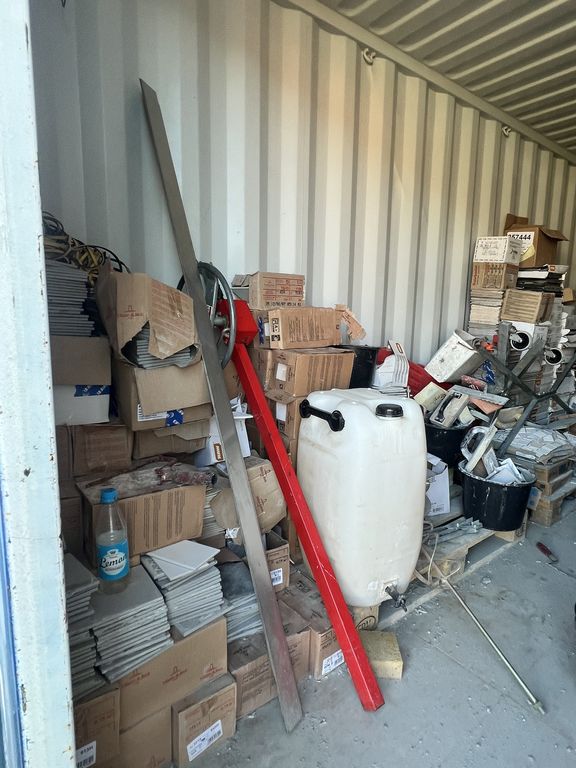 Blå 20 fods container M/mureudstyr ( Nr 10 )