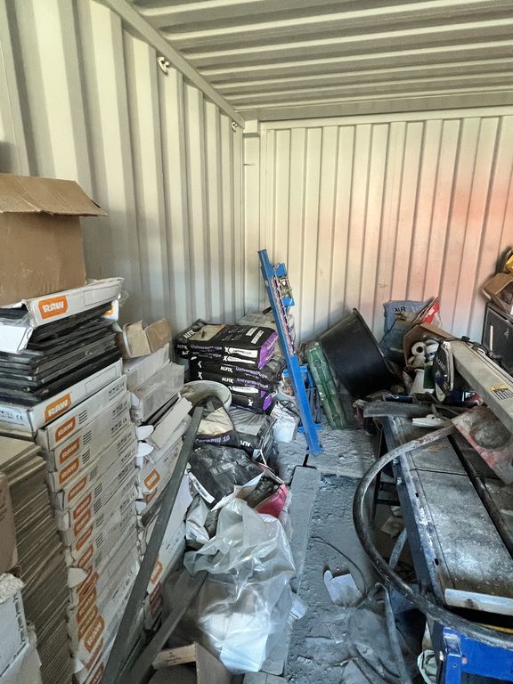 Blå 20 fods container M/mureudstyr ( Nr 10 )