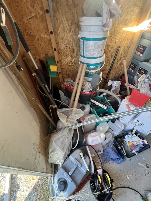 Grå 20 fods container M/ maler udstyr