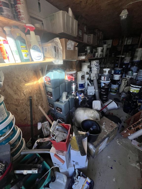 Grå 20 fods container M/ maler udstyr