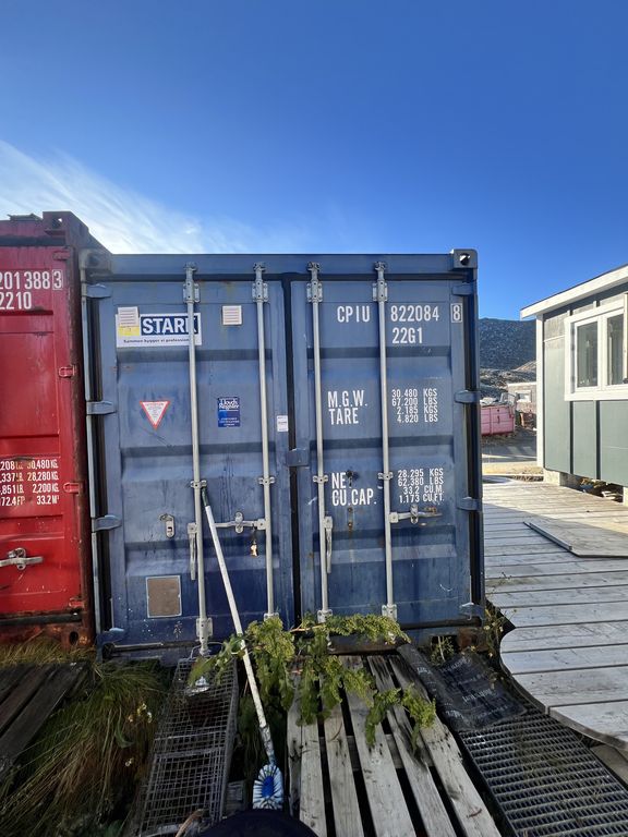 Grå 20 fods Kaffecontainer M/indhold