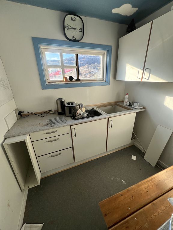 Grå 20 fods Kaffecontainer M/indhold