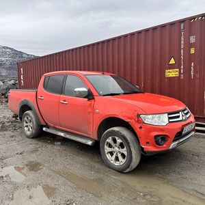 NYT : MITSUBISHI L200