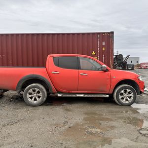 NYT : MITSUBISHI L200