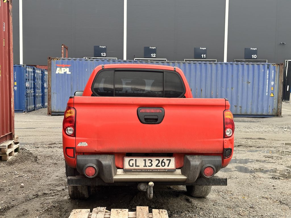 NYT : MITSUBISHI L200