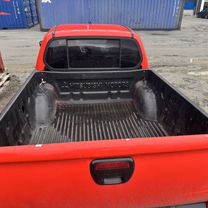 NYT : MITSUBISHI L200