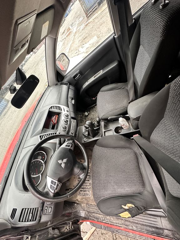 NYT : MITSUBISHI L200