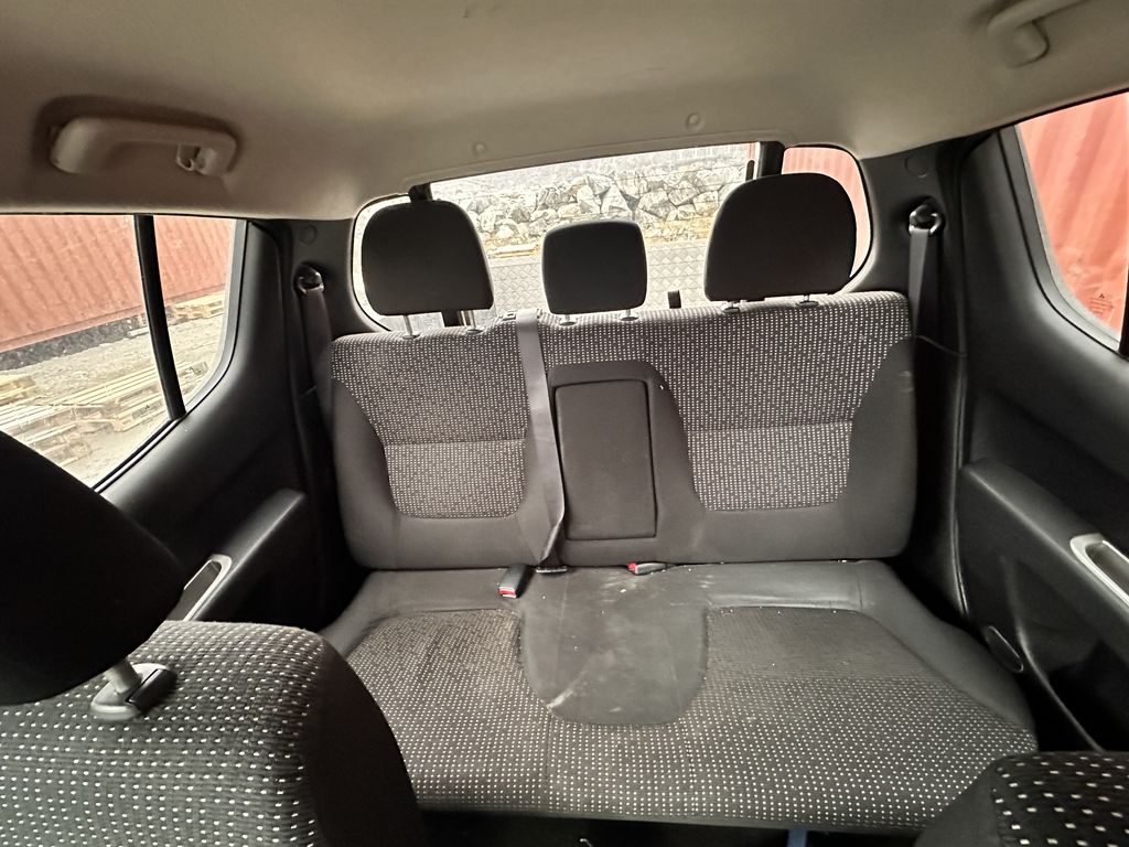 NYT : MITSUBISHI L200