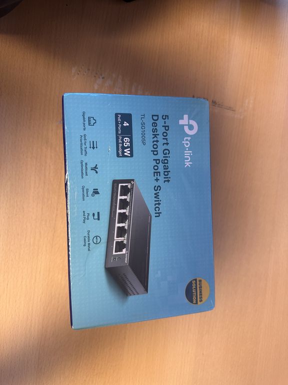 TP - link desktop port